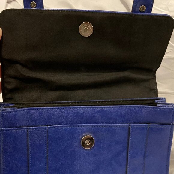 NWOT Cosmopolitan Crossbody Purse - Picture 3 of 6